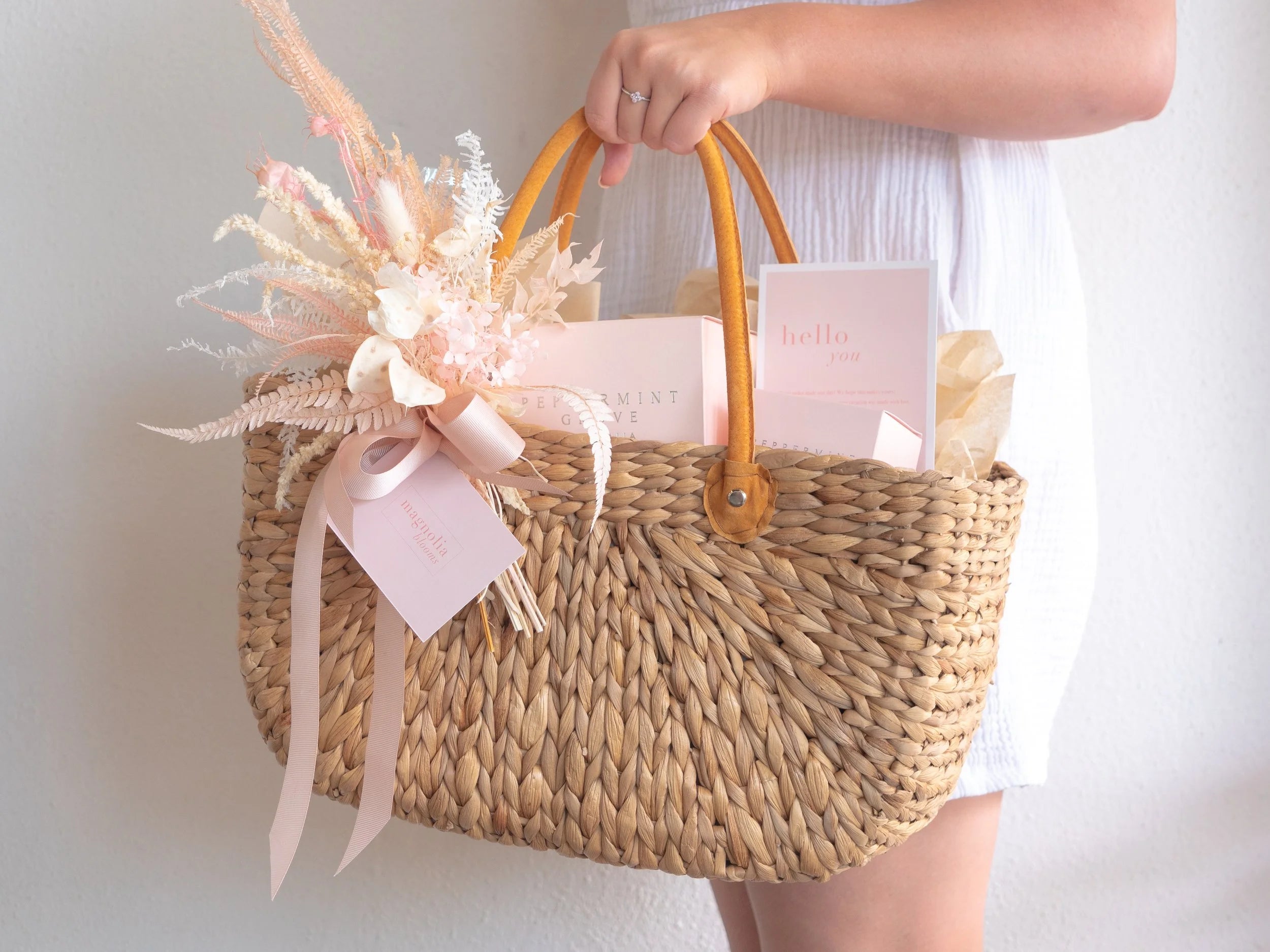 GRATEFUL BASKET - PRESERVED BLOOMS